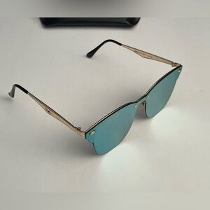 Stylish Gold and Blue Sunglasses rayban